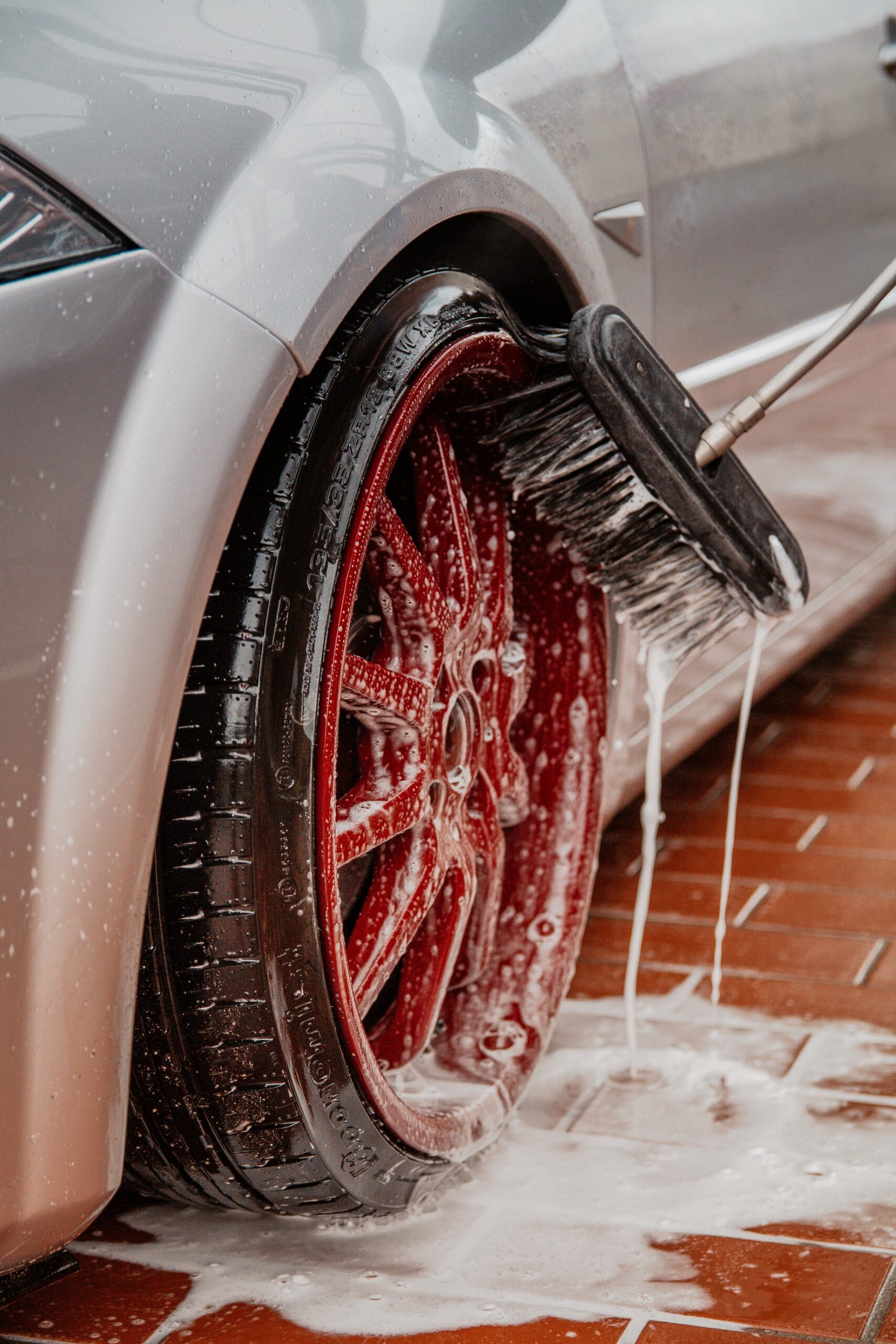 Taking Care of Your Car After A Long Road trip: cleaning the wheels