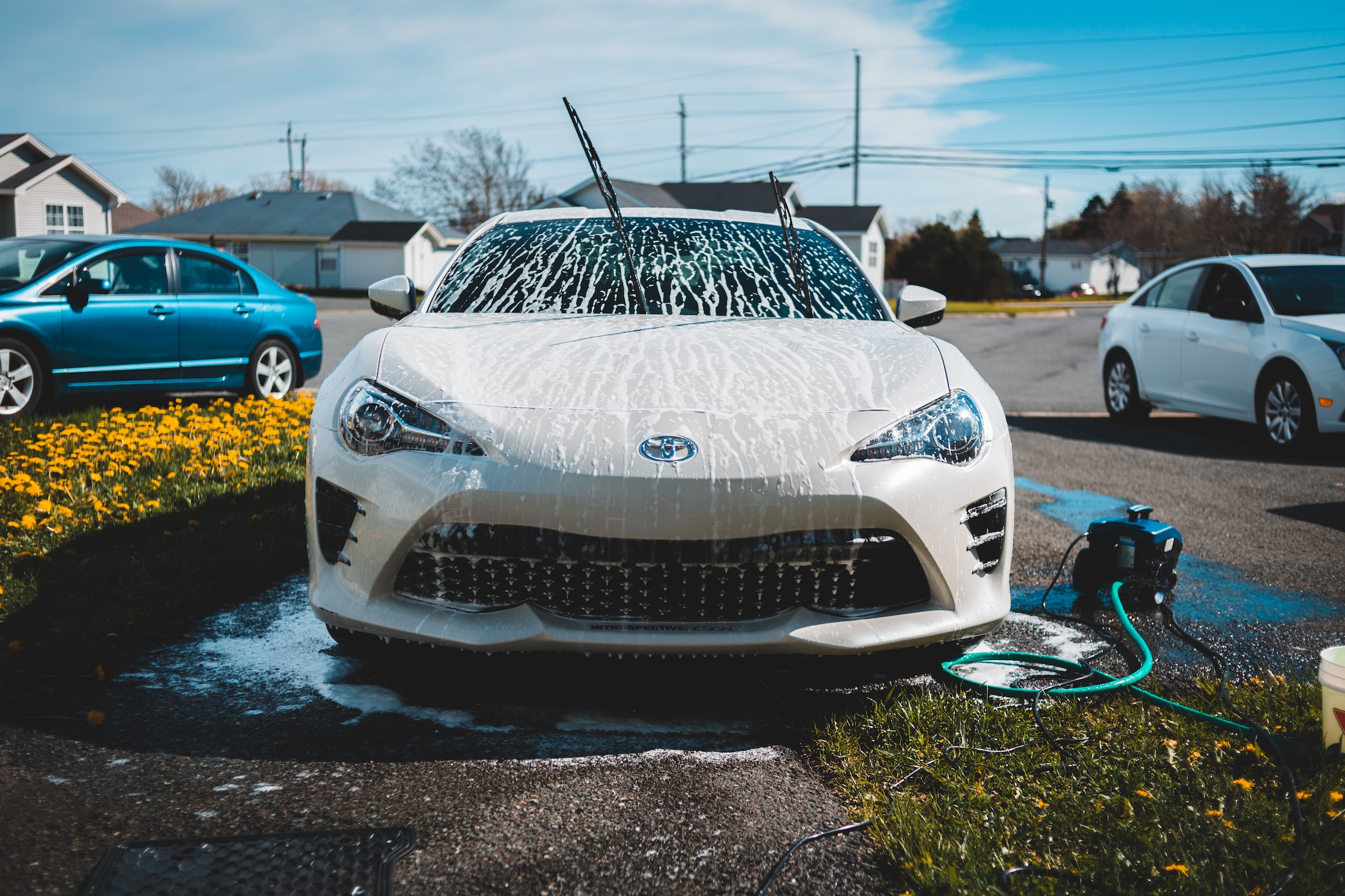What is the difference between valeting and detailing?