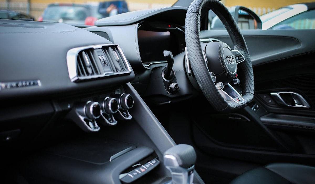 What quick steps can I take between valets to keep my car looking new?
