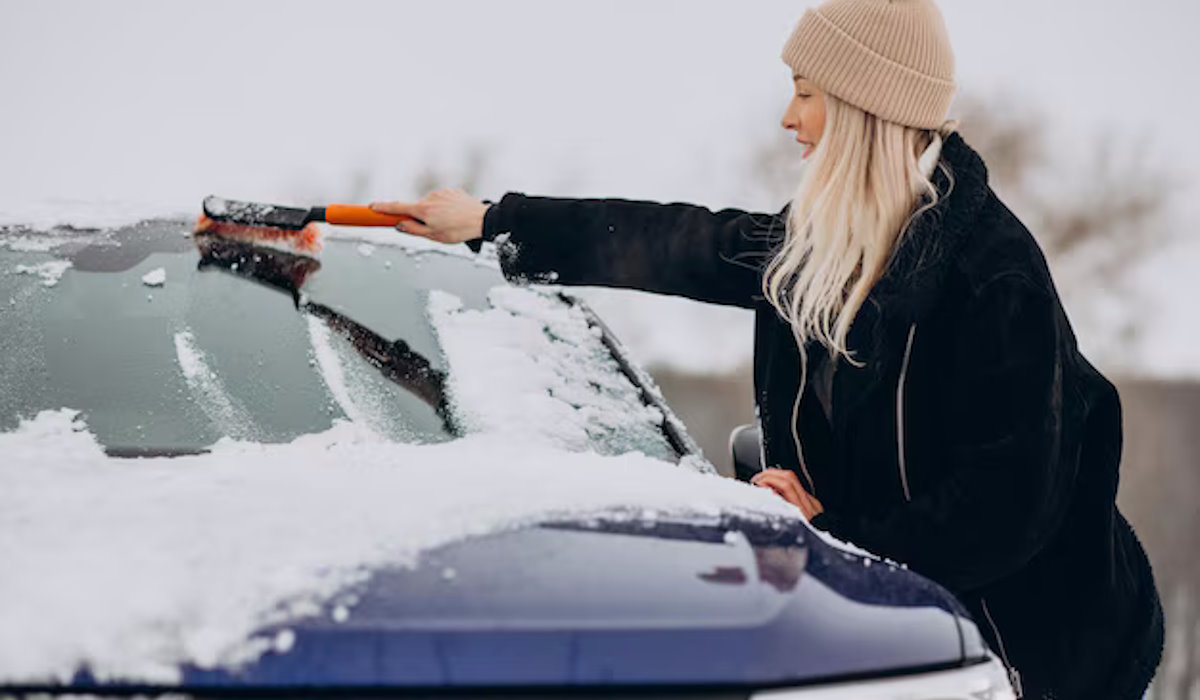 Top 10 Items Every Driver Should Keep in Their Car This Winter